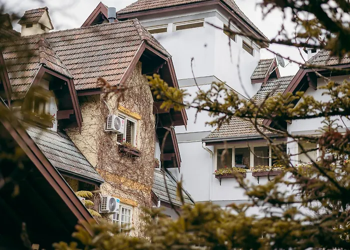 Lê Château Hotel de Gramado, seu refúgio no centro da cidade